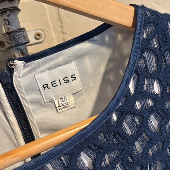 Reiss dress navy Blue Textured lined open knit size 6 cap sleeve - Picture 3 of 5